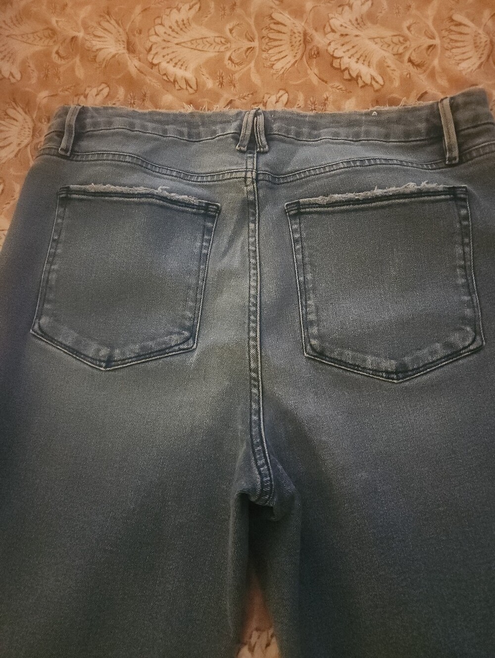 Good American Good Legs Straight Jeans With Raw Edges - Picture 4 of 6